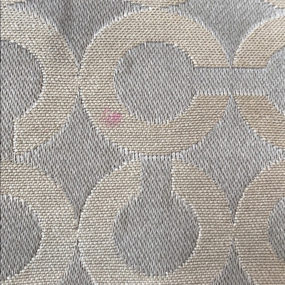 Authentic grey coach wristlet - Picture 3 of 6